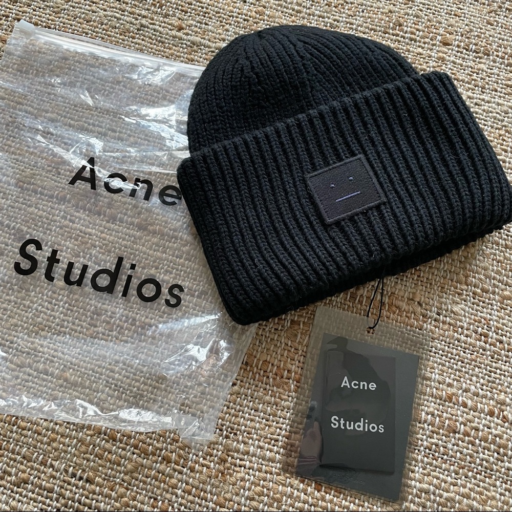 NWT Acne Studios Black Knit Beanie